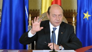 Basescu si noua sigla